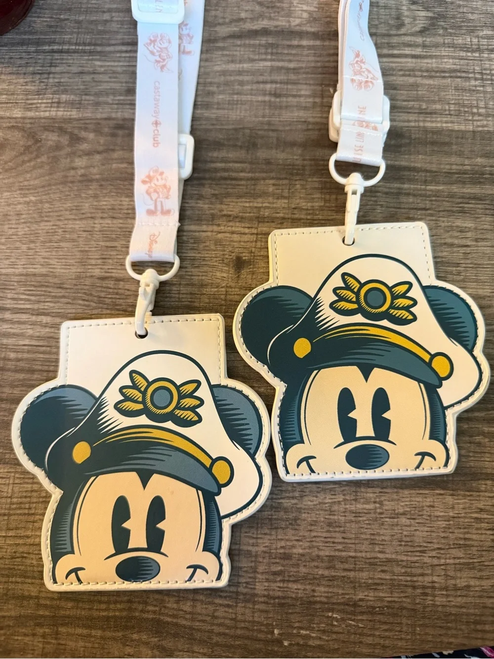 Disney Mickey Mouse Sailor lanyard castaway, cay pearl level